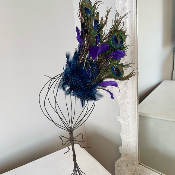 Peacock Feather Blue and Purple Fascinator Hair Piece Head Wear Hat - Picture 2 of 2